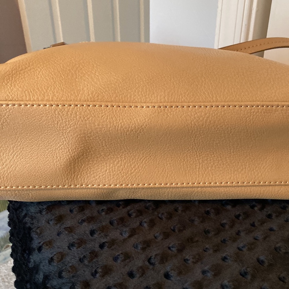 Relic Handbag - Picture 4 of 8